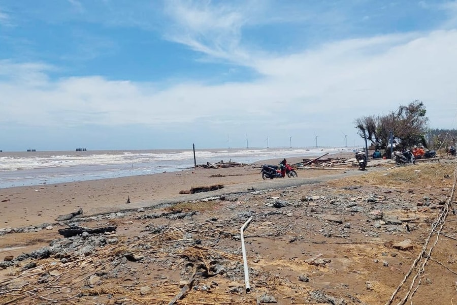 Trà Vinh: Sạt lở bờ sông, bờ biển diễn biến nghiêm trọng, đe dọa đời sống và hạ tầng