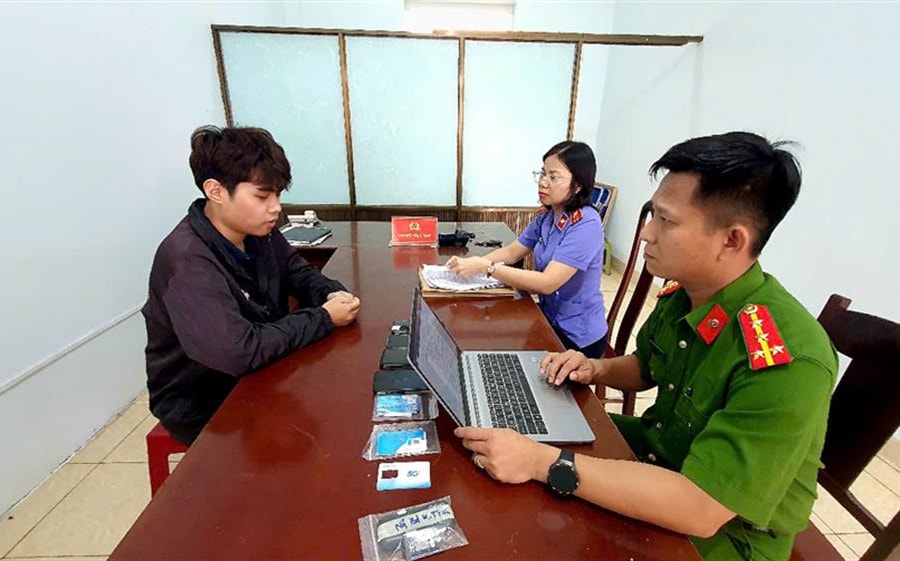 Nam sinh viên dựng kịch bản lừa 28 người mua xe ôtô cũ chiếm đoạt 139 triệu đồng