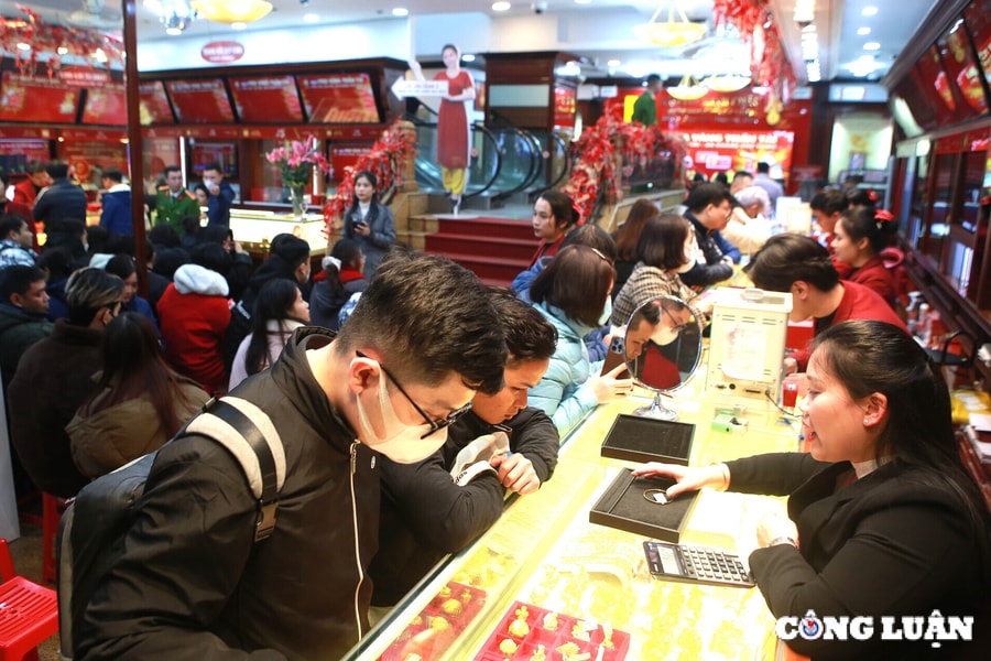 Đa dạng hàng hóa, giá cả tốt hơn khi xóa độc quyền vàng miếng