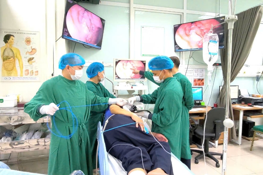Nhiều bệnh nhân thoát đại phẫu bằng kĩ thuật cắt tách niêm mạc qua nội soi
