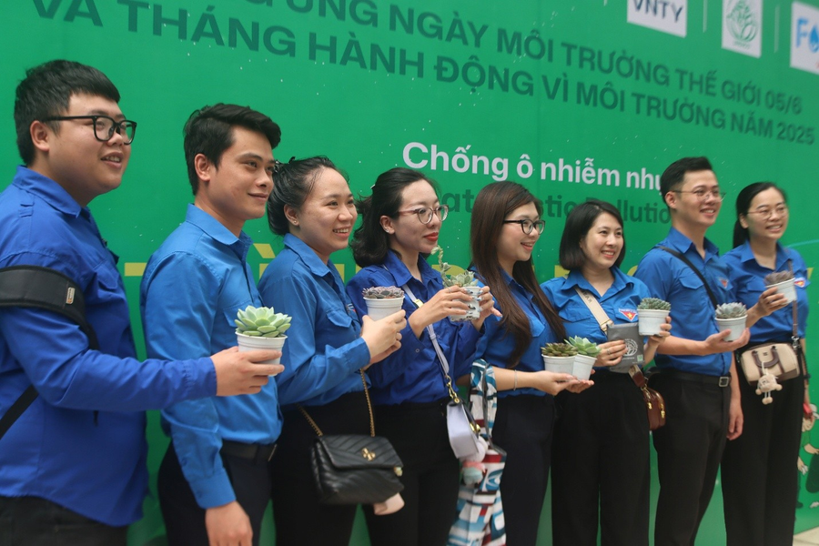Tuổi trẻ Bộ Nông nghiệp và Môi trường hành động vì môi trường xanh