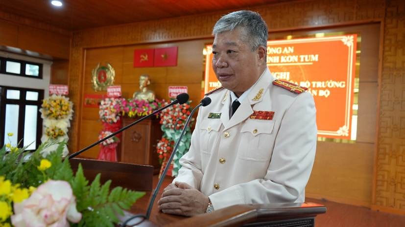 Giám đốc Công an tỉnh Kon Tum nghỉ hưu trước tuổi