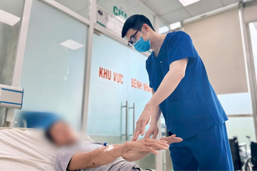 Làm việc dưới trời nắng 42 độ, nam thợ xây nguy kịch vì sốc nhiệt