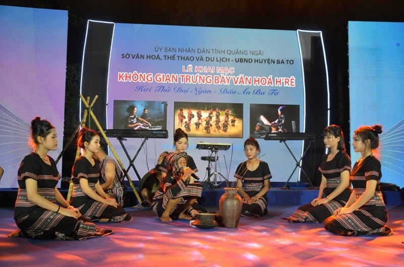 Nghệ thuật hát Ta lêu và hát Ca chôi của người Hrê là di sản quốc gia