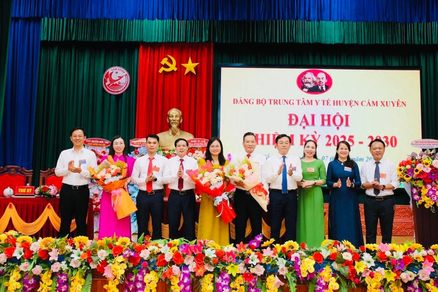 Đảng bộ Trung tâm Y tế huyện Cẩm Xuyên hướng tới y tế hiện đại, nhân văn và chuyên sâu