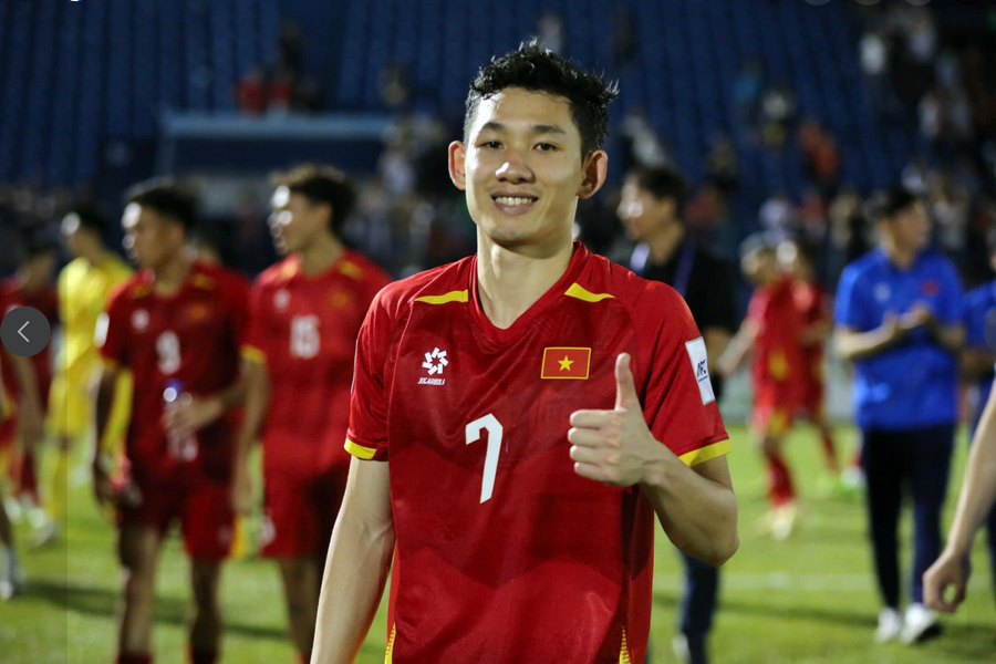 Tiền vệ Hai Long cùng đội tuyển Việt Nam quyết tâm đánh bại Malaysia