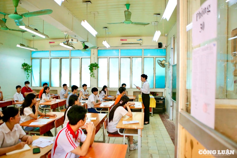 Gần 103.000 thí sinh tại Hà Nội bắt đầu thi tuyển sinh lớp 10 THPT