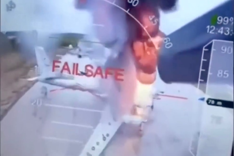 Nga khó thay thế máy bay ném bom hư hại sau vụ tấn công drone của Ukraine