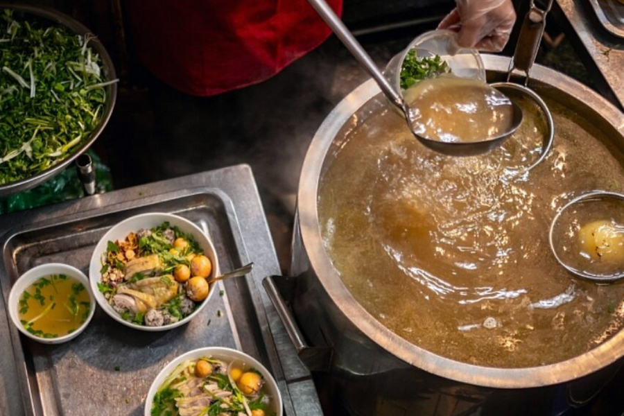 9 quán phở Hà Nội được Michelin vinh danh năm 2025: Giá từ 25.000 đồng đến 200.000 đồng một bát