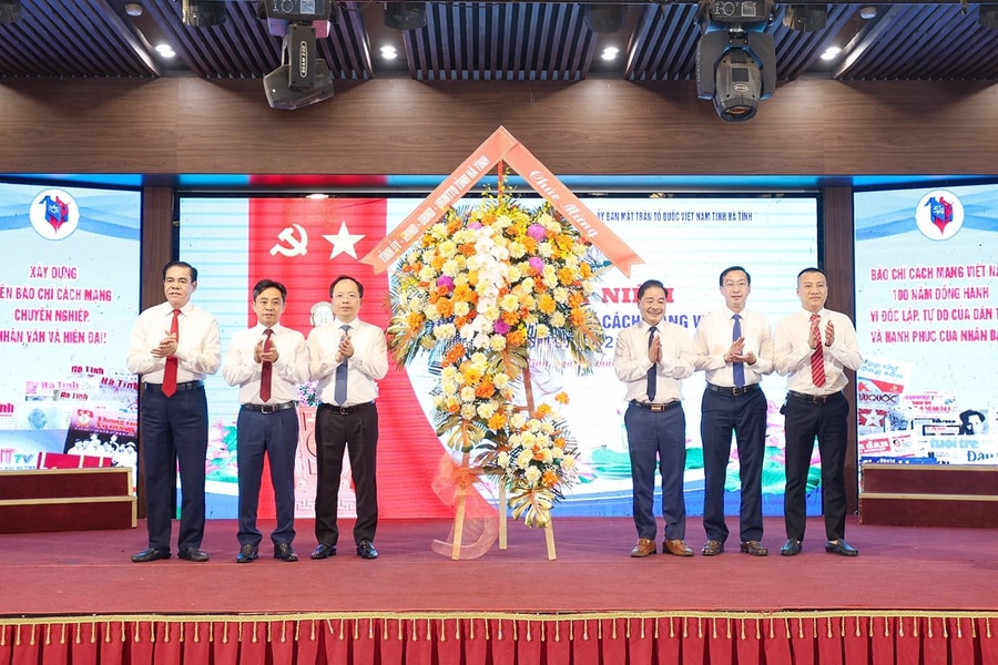 Tự hào truyền thống 100 năm – Báo chí Hà Tĩnh viết tiếp hành trình đổi mới