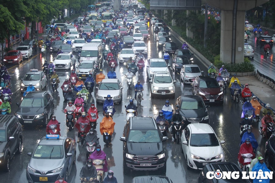 Chủ tịch UBND TP Hà Nội: Không thay đổi lộ trình hạn chế xe máy tại các quận nội đô