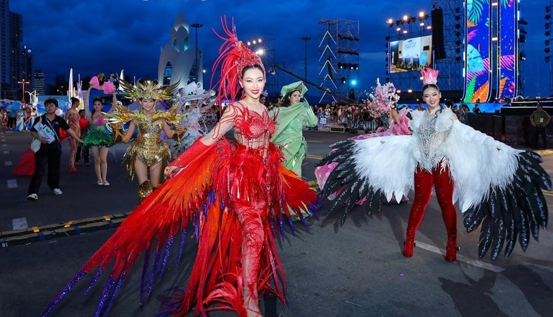Rực rỡ sắc màu Carnival Nha Trang 2025
