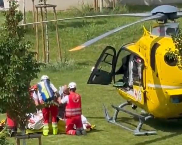 Cựu học sinh về trường học xả súng khiến nhiều người thiệt mạng rồi tự sát ở Áo