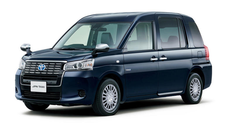 ‏Vì sao xe Nhật từng gắn gương chiếu hậu trên nắp capo?‏