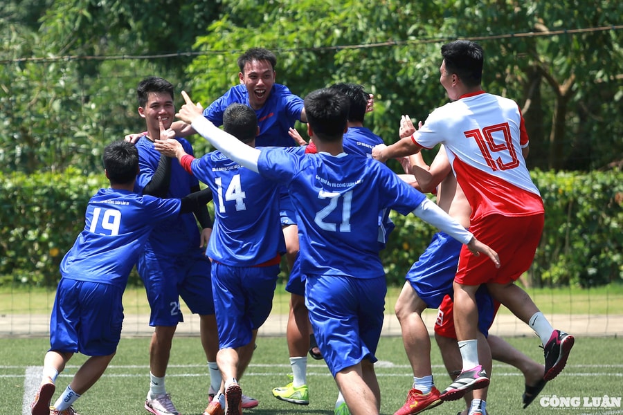 Các nhà báo chia sẻ về Giải bóng đá Cúp Nhà báo và Công luận lần thứ IV