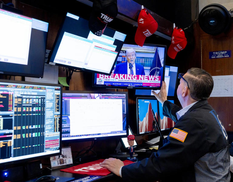 ‏Đồng USD rớt đáy trong 3 năm, chứng khoán Anh lập đỉnh lịch sử‏