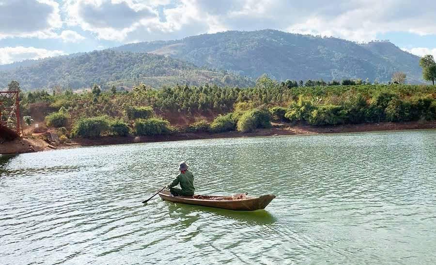 Gia Lai: Hai vợ chồng gặp nạn trong lúc chèo thuyền về nhà