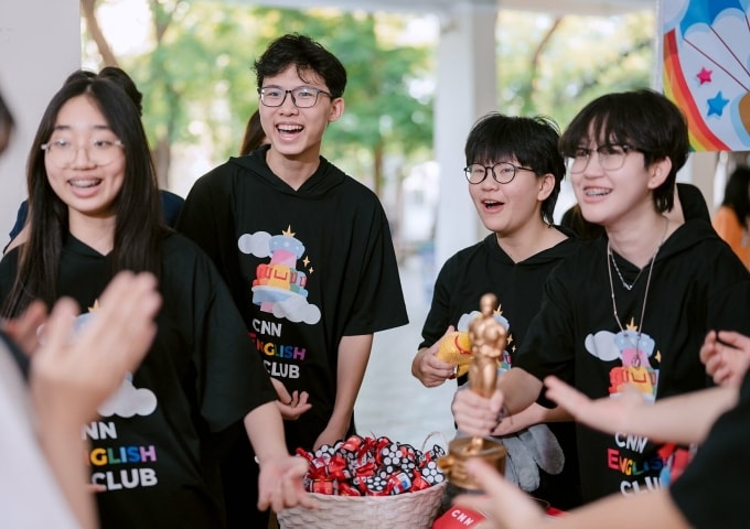 Công bố điểm chuẩn vào Trường THPT chuyên Ngoại ngữ năm 2025