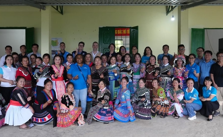 Phái đoàn Liên hợp quốc tại Việt Nam thăm các cộng đồng đang tái thiết sau bão Yagi tại Lào Cai