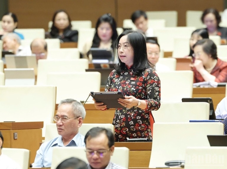 Đời sống công nhân bấp bênh, đại biểu Quốc hội kiến nghị tăng lương tối thiểu từ tháng 7/2025