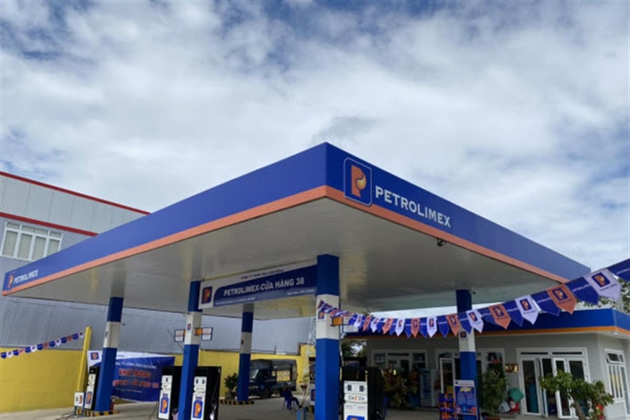 Giá xăng tăng mạnh, hơn 1.000 đồng/lít