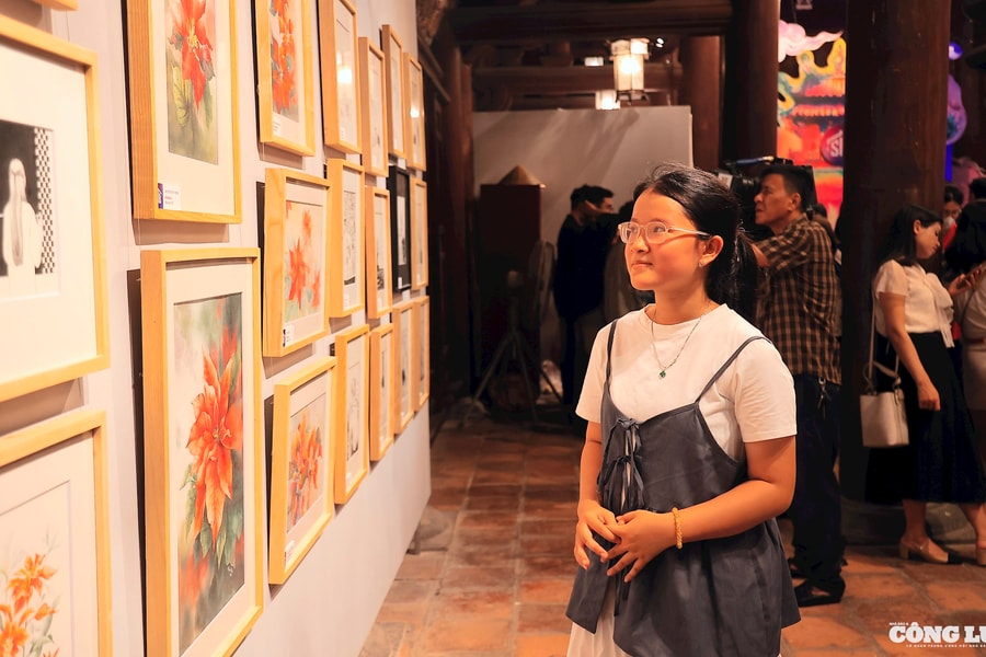 Triển lãm tranh 'Sĩ tử 2': Hành trình nghệ thuật tiếp thêm động lực cho mùa thi