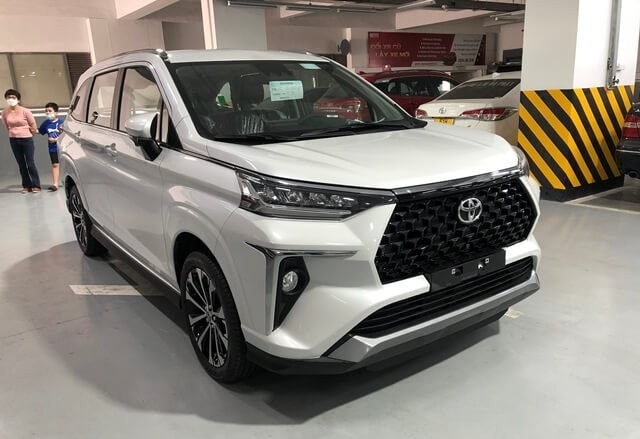 Giá xe Toyota Veloz 2025 lăn bánh và ưu đãi mới nhất