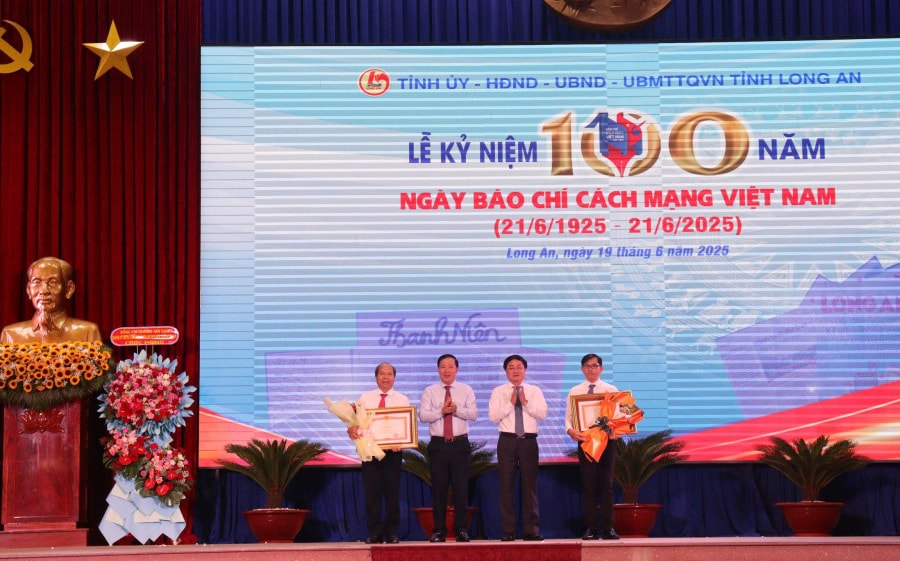 Long An kỷ niệm 100 năm Ngày Báo chí cách mạng Việt Nam và trao Giải báo chí Nguyễn An Ninh lần 1