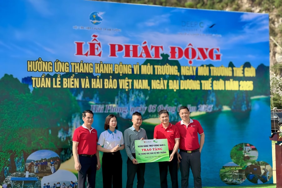 Cán bộ nhân viên SeABank chung tay làm sạch 11 bãi biển vì môi trường xanh