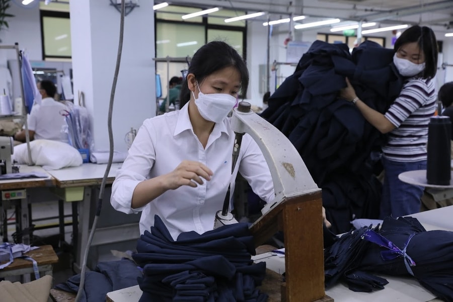 Xuất khẩu tăng 9%, doanh nghiệp dệt may Việt Nam bứt phá giữa khó khăn toàn cầu