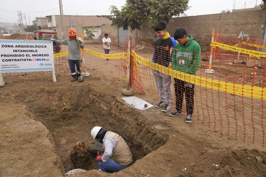 Phát hiện xác ướp 1.000 năm tuổi trong lúc lắp đặt ống dẫn gas ở Peru