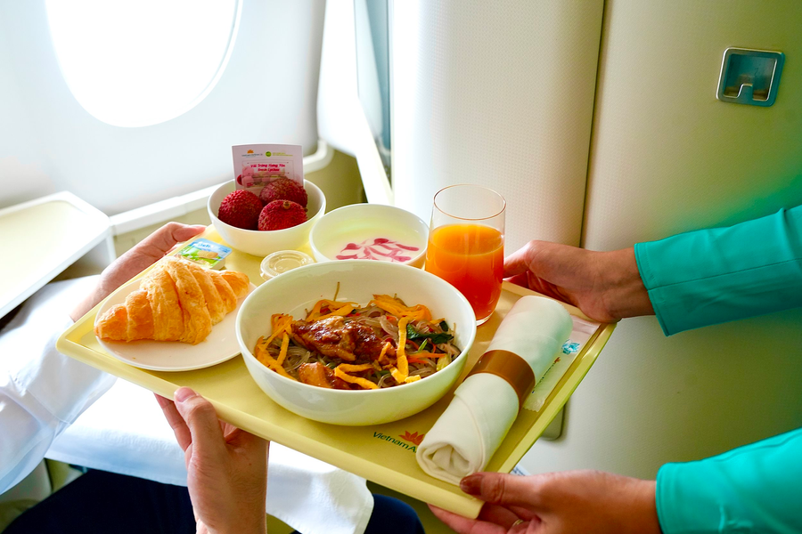 Vietnam Airlines đưa vải trứng Hưng Yên lên thực đơn trên không