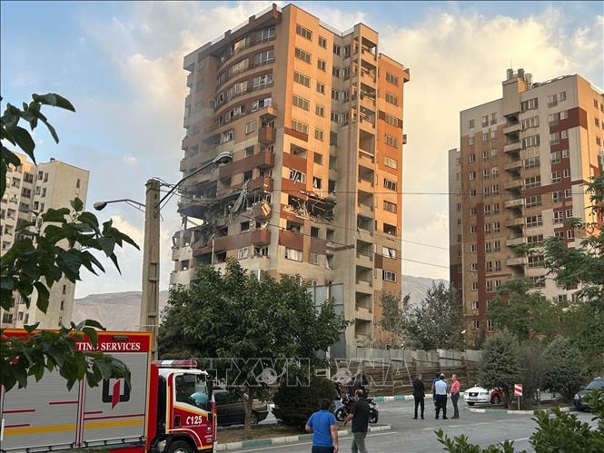 Việt Nam chủ động bảo hộ công dân tại Trung Đông giữa căng thẳng leo thang