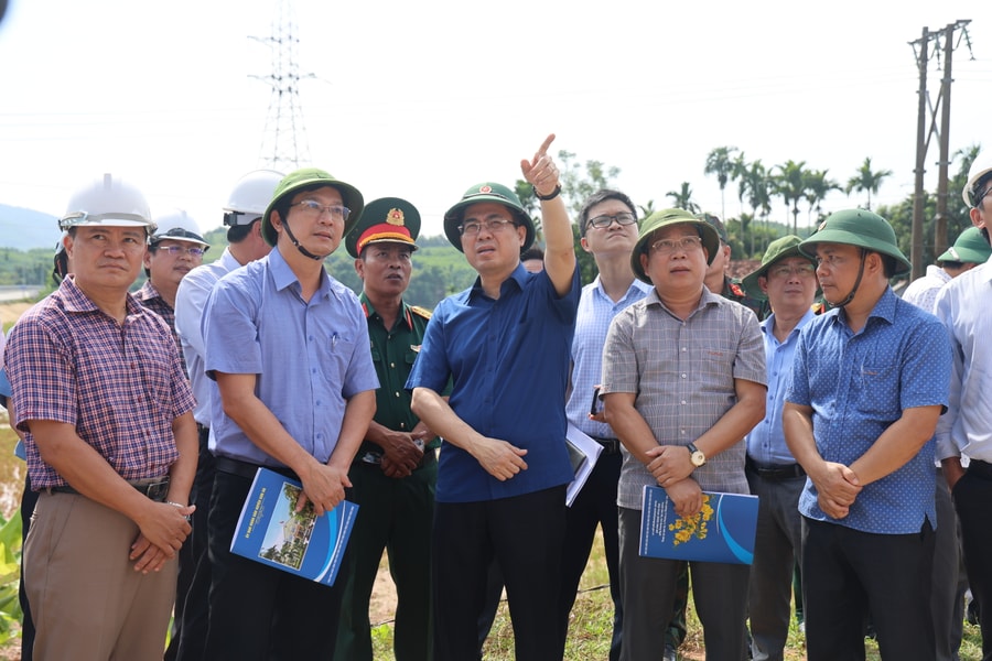 Giải ngân vốn đầu tư công tại Quảng Ngãi: Vượt thách thức, quyết tâm về đích