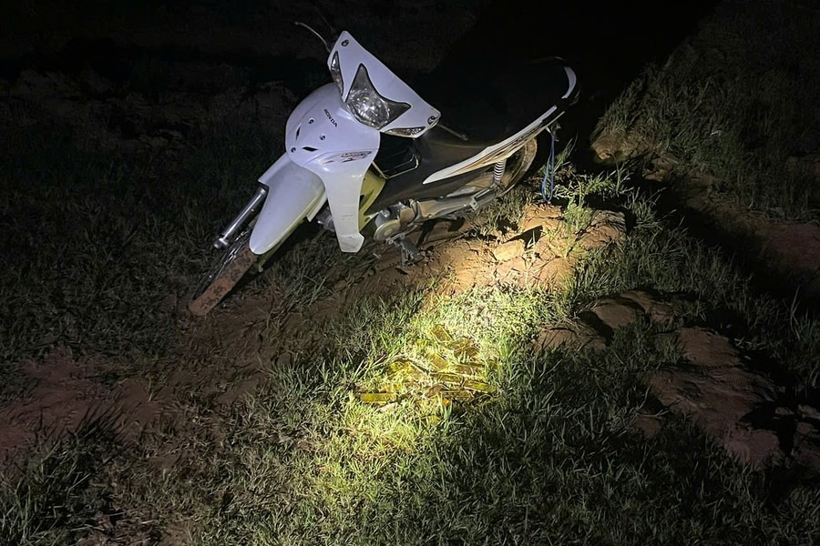 Hai đối tượng bỏ lại 18kg vàng khi gặp Bộ đội Biên phòng