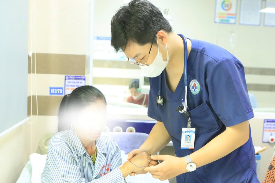 Cứu sống bệnh nhân bị rắn hổ mang cắn nhờ huyết thanh kháng nọc