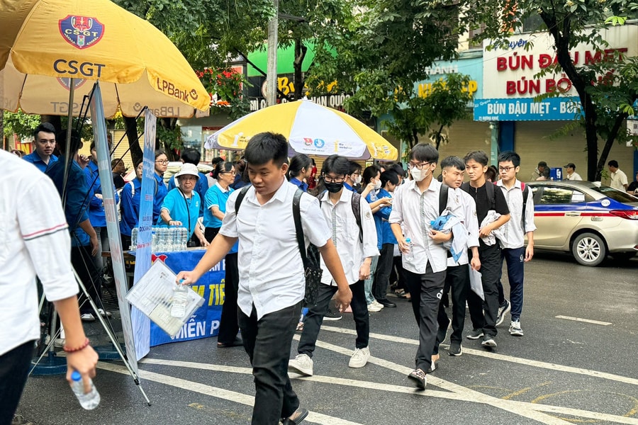 Đáp án đề thi tốt nghiệp THPT 2025 môn Toán, mã đề 107 (tham khảo)