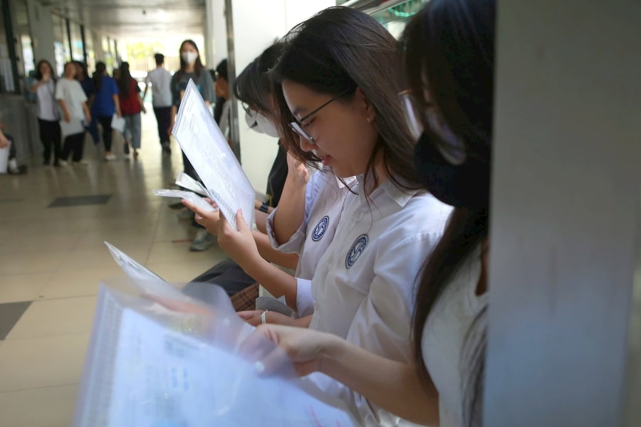 Đề thi tốt nghiệp THPT 2025 môn Tiếng Anh, mã đề 1106