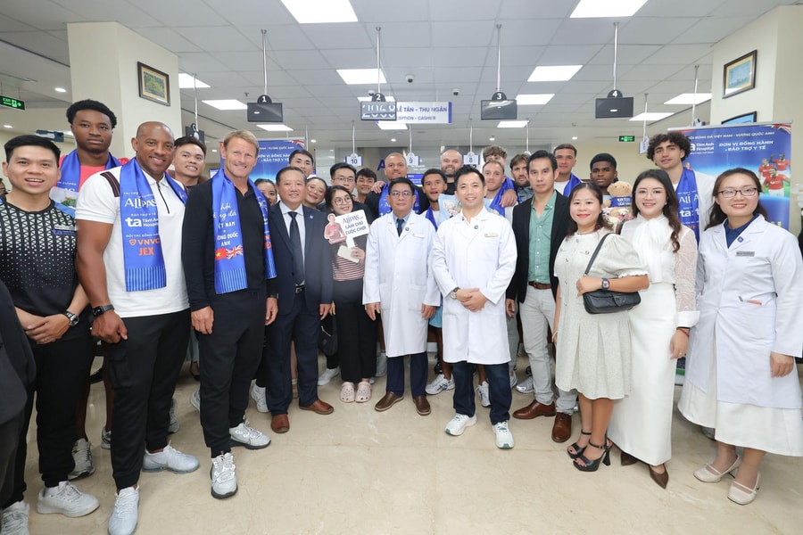 Huyền thoại Manchester Reds: “BVĐK Tâm Anh đầu tư thiết bị phục hồi chấn thương hỗ trợ cả cầu thủ chuyên nghiệp”