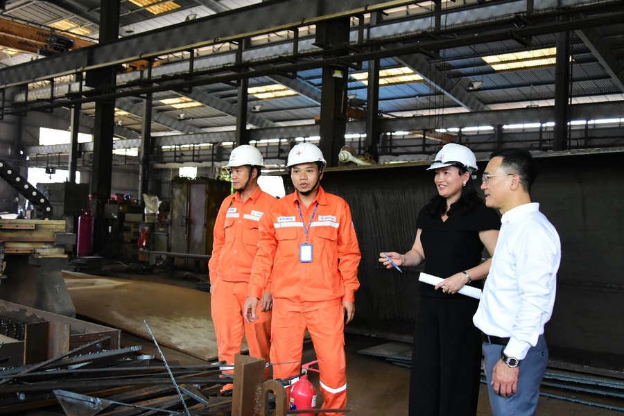 Nhiều doanh nghiệp chuyển hoạt động sản xuất sang giờ thấp điểm, tiết kiệm 15-20% chi phí điện hàng tháng