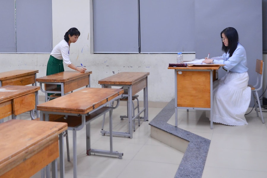 Đề thi tốt nghiệp THPT 2025 môn Địa lý, mã đề 0927