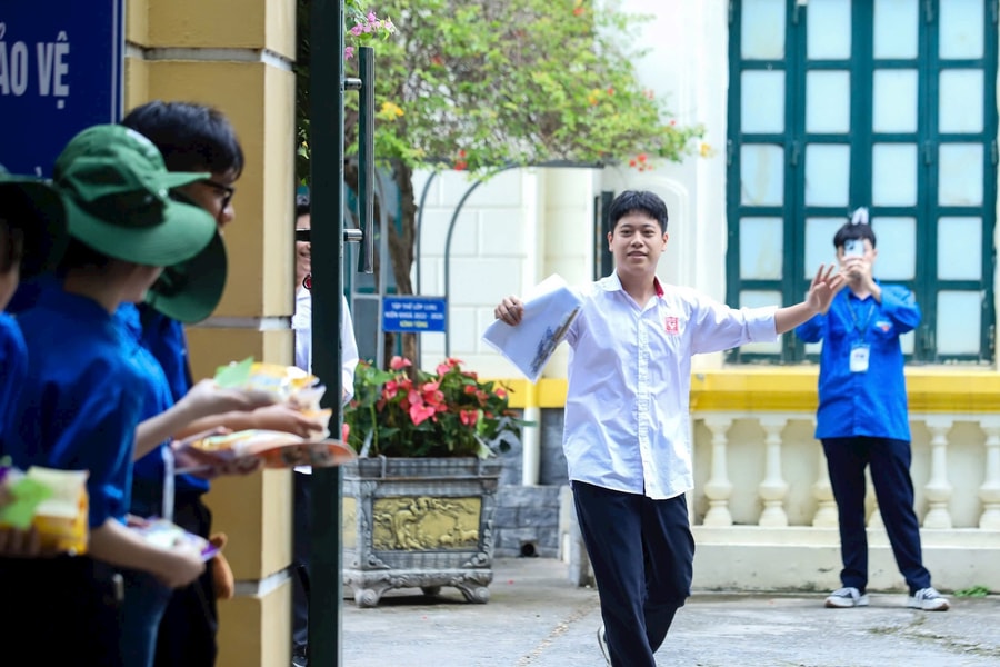 Đáp án đề thi tốt nghiệp THPT 2025 môn Toán, mã đề 101 (tham khảo)