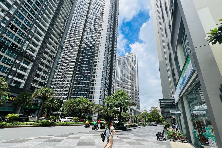 Hà Nội bùng nổ căn hộ hạng sang, TP HCM thoát ách tắc pháp lý, giá căn hộ có nơi tăng sốc 141%