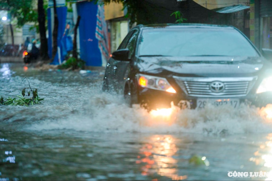 Mưa đặc biệt to ở Hà Tĩnh, Quảng Trị: Nguy cơ ngập lụt diện rộng