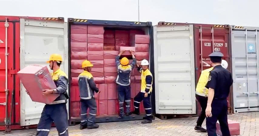 Hải quan phát hiện, bắt giữ hơn 1,3 triệu bao thuốc lá lậu trị giá hơn 65 tỷ đồng