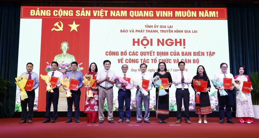 Báo và phát thanh, truyền hình Gia Lai công bố các quyết định về công tác tổ chức và cán bộ