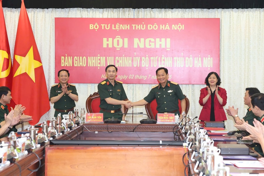 Đại tá Lưu Nam Tiến nhận nhiệm vụ Chính ủy Bộ Tư lệnh Thủ đô Hà Nội