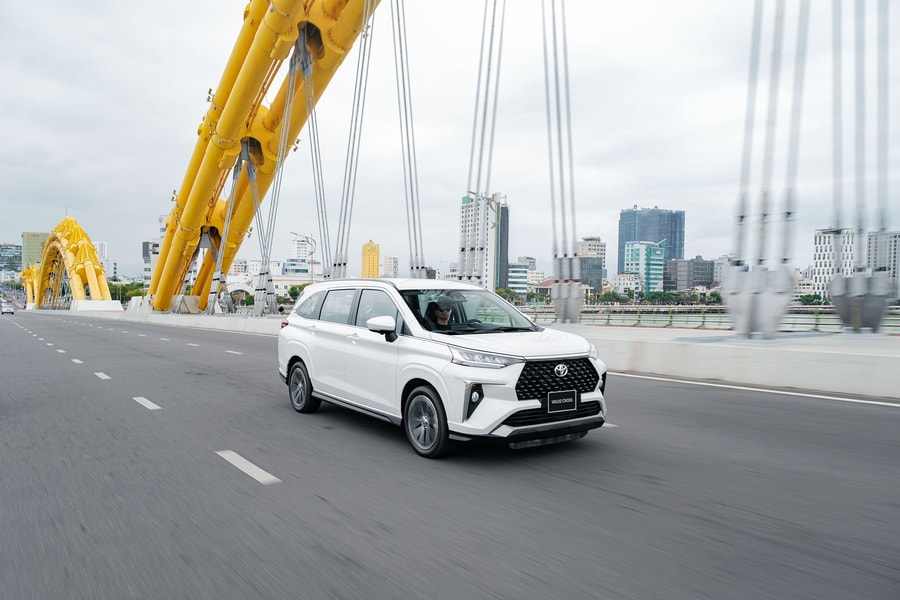 Giá xe Toyota tháng 7/2025 tiếp tục giảm