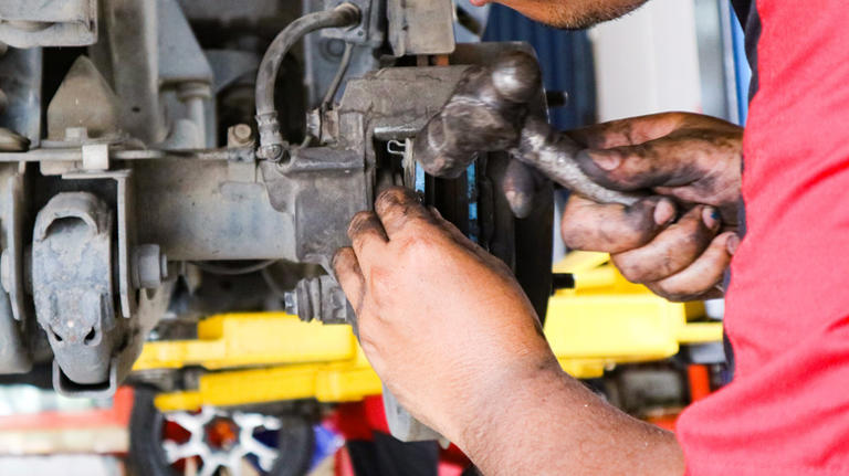 ‏Phanh xe mới bốc mùi khét: Bình thường hay cảnh báo?‏