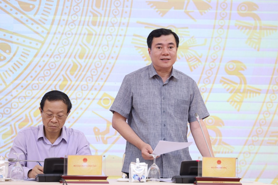 Người bán hàng online cần sớm định danh, kê khai và nộp thuế đúng quy định